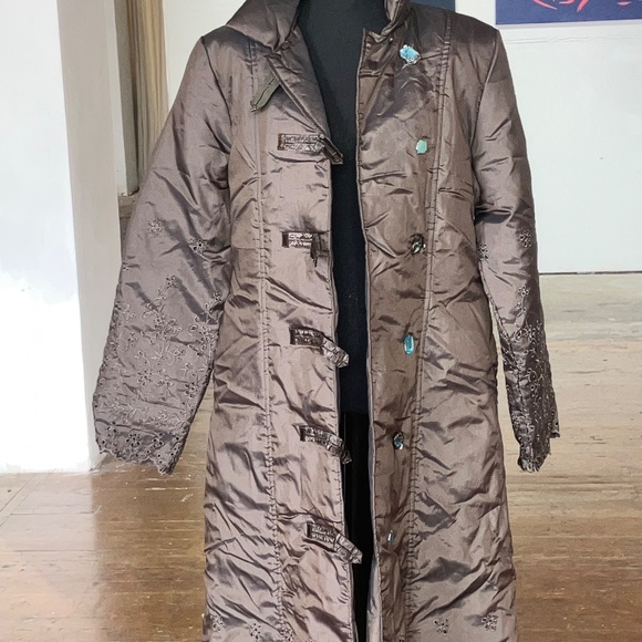 Vintage Expresso Brown Eyelet detailed coat - Picture 7 of 14